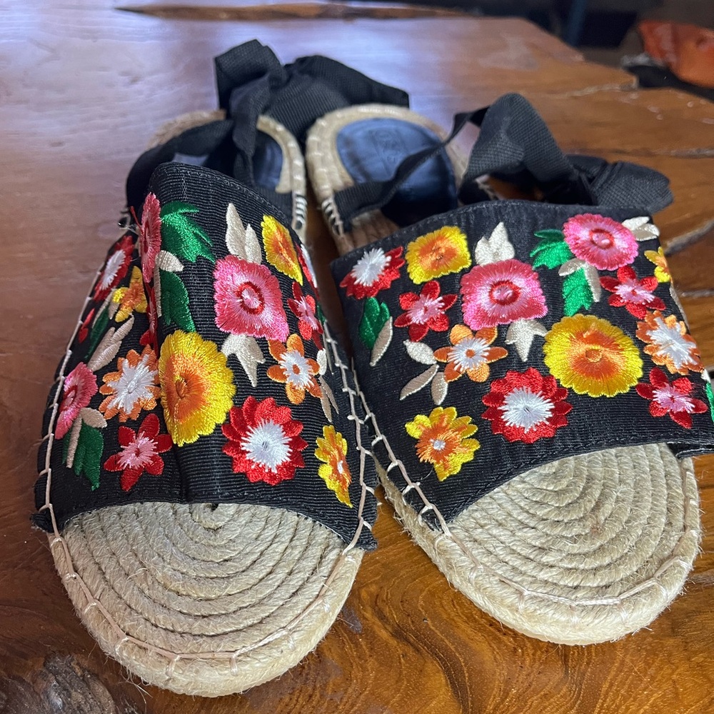 ASOS Floral Embroidered Espadrille Flats UK 4 US 6